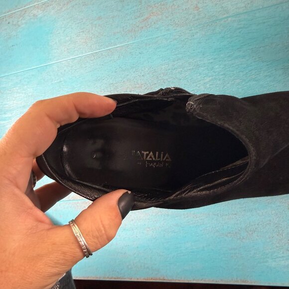 AQUATALIA Women's Black Suede Side Zip Heeled Ankle Booties 9 - Picture 9 of 9